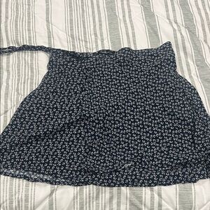 Brandy Melville Navy and White Wrap Skirt